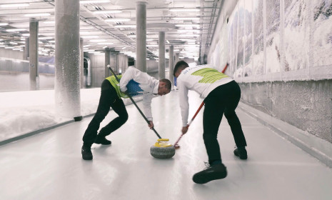Aktivnosti curling + Curling krovna