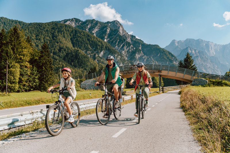 KOLESARJENJE DRUŽINA   CYCLING FAMILY PLANICA6 (1)
