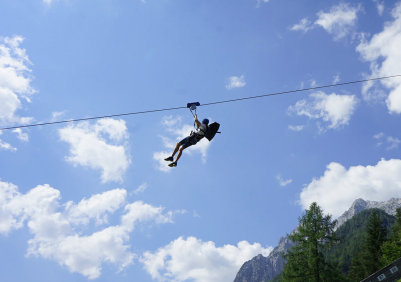 Zipline spust po planiski velikanki