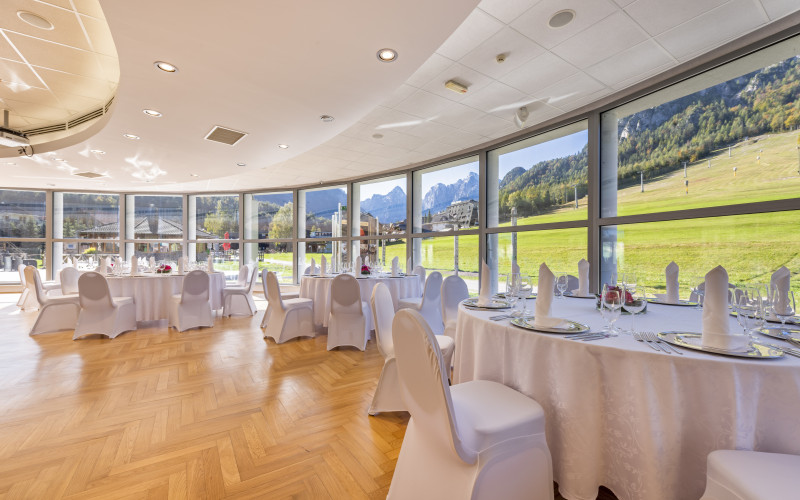 Banket Ovalna dvorana Banquet Oval seminar room5