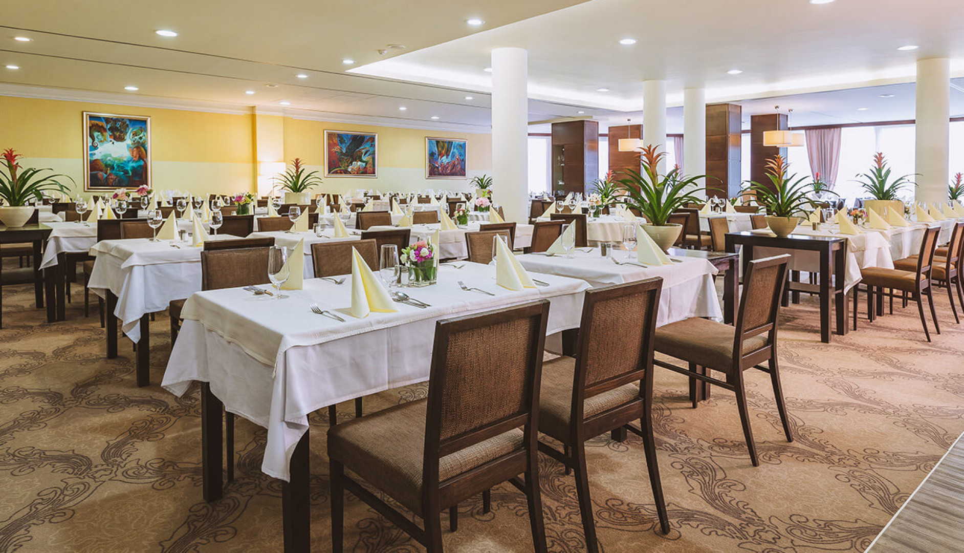 Ramada hotel and suites kulinarika in zabava