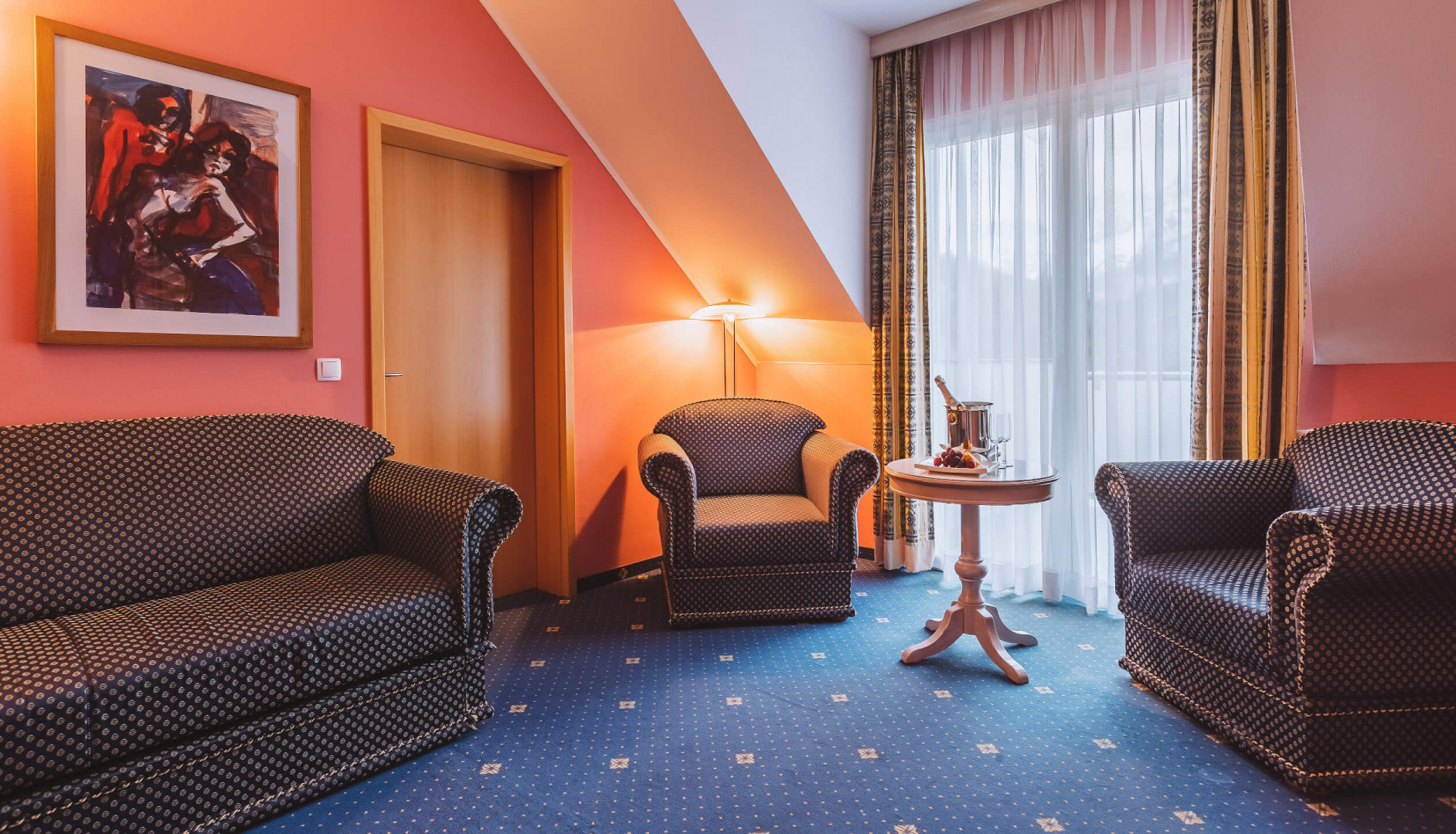 Ramada hotel and suites soba3