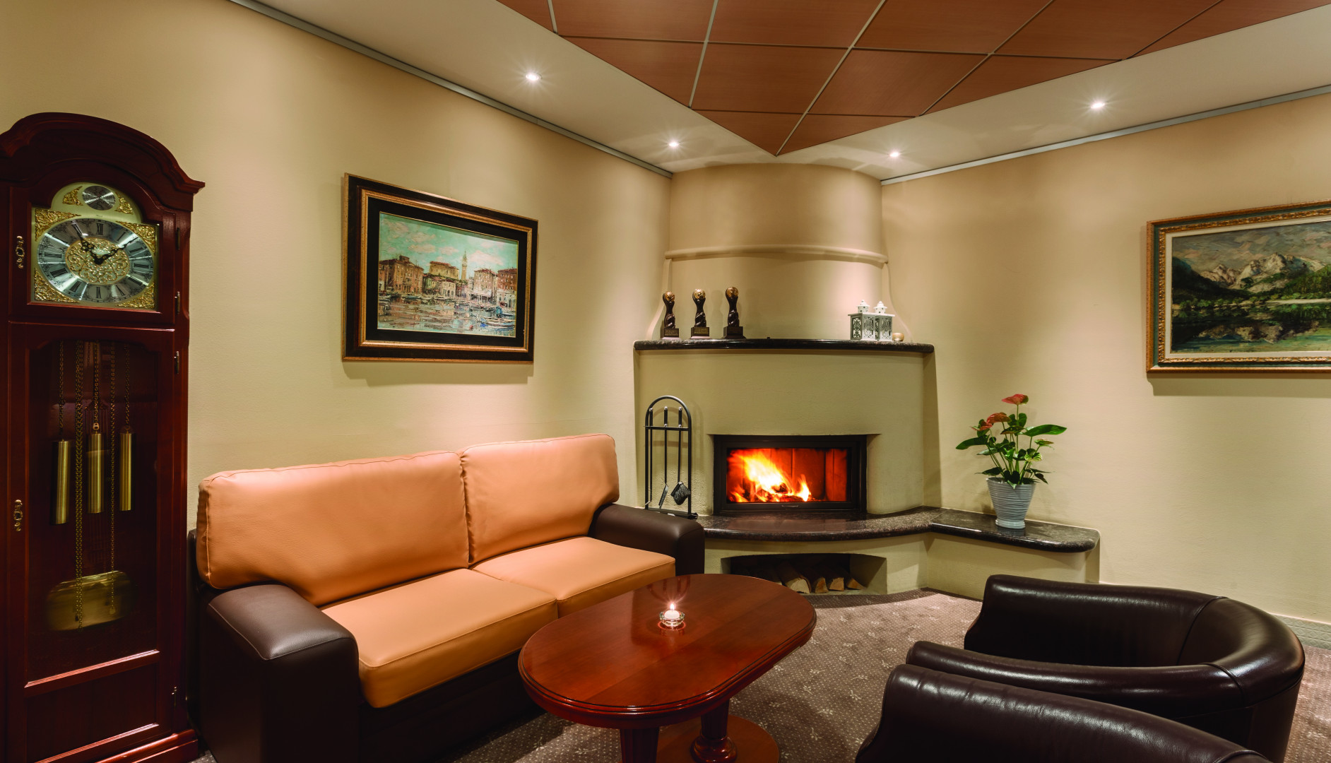 Ramada Resort Kranjska Gora Fireplace Area 1139283